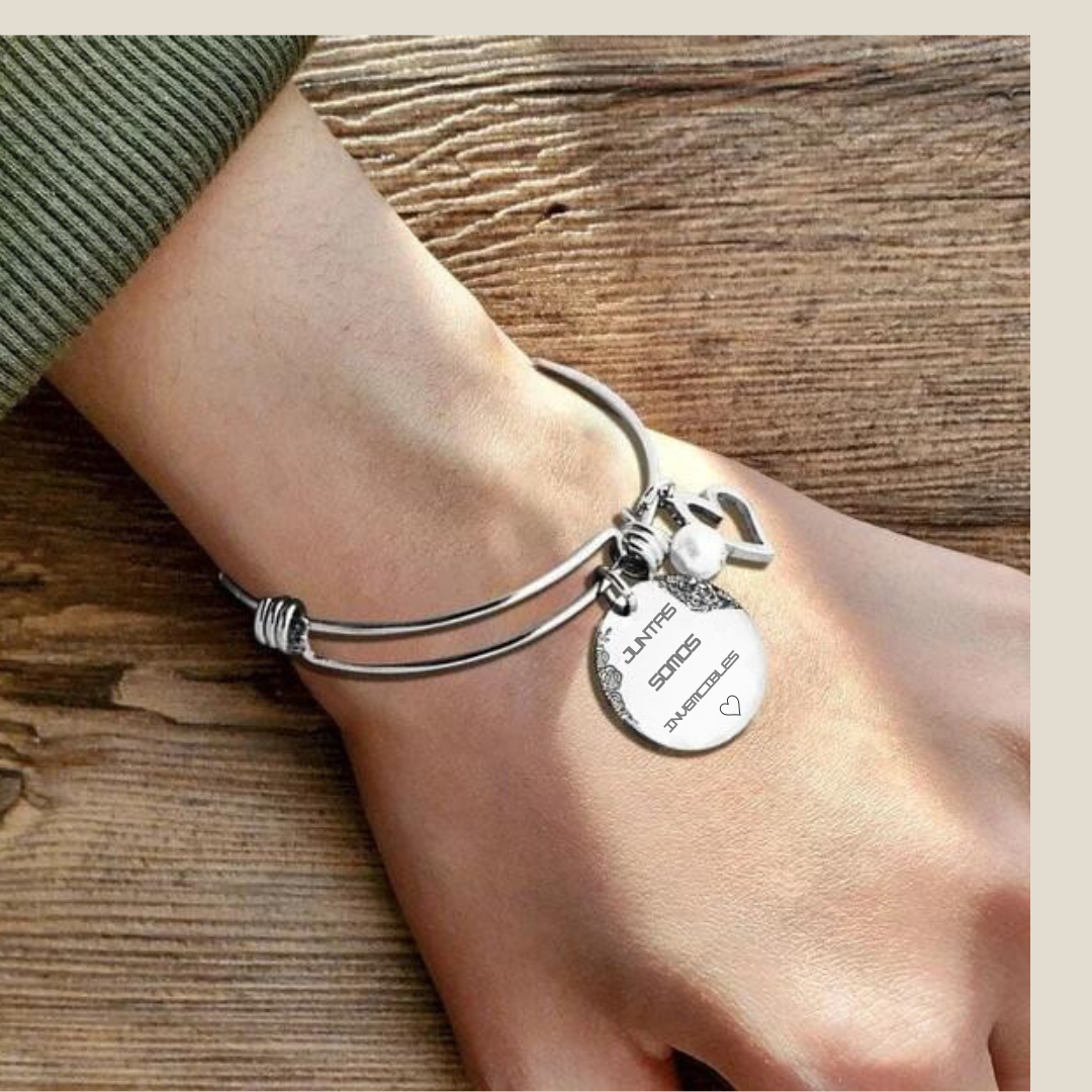 💓 Pulsera “Una hermana es la manera que tiene Dios de asegurarse de que nunca caminemos solos”